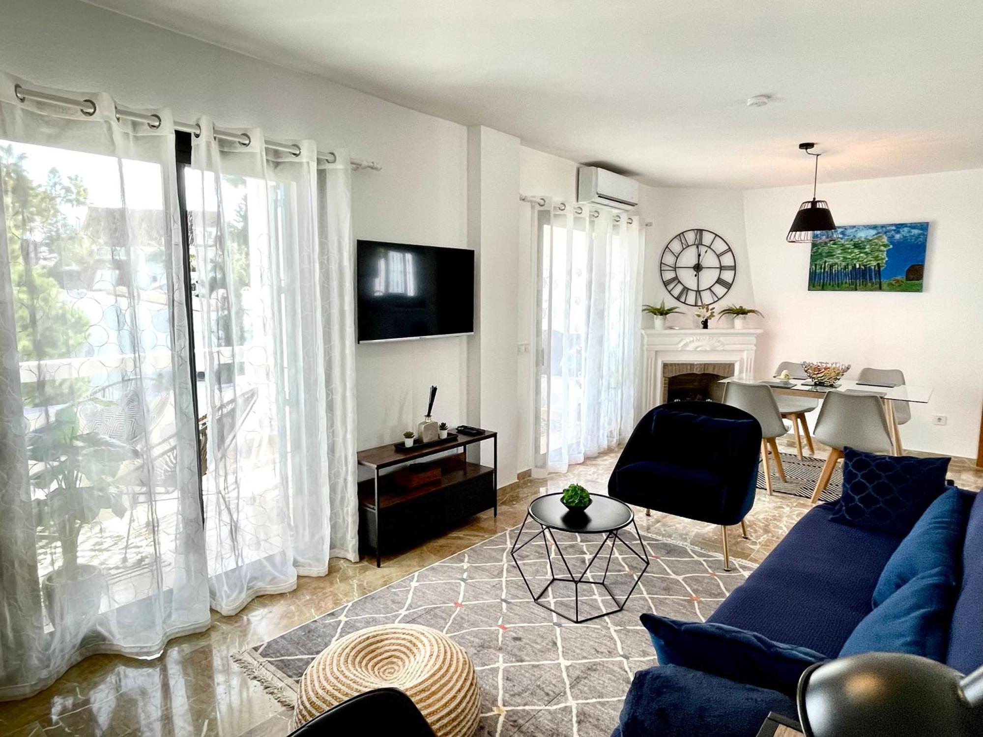 Riviera By The Beach 2 Bedroom Apartment Sitio de Calahonda Exterior photo